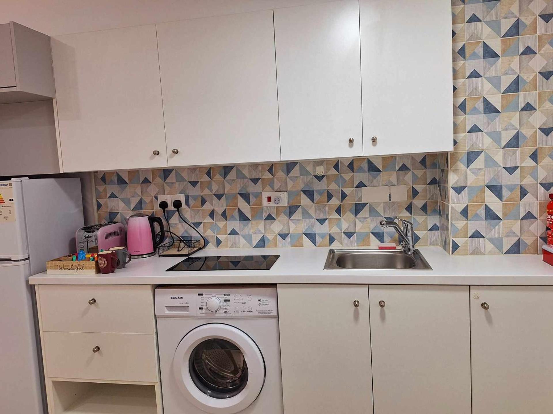 Stylish Apt Kato Paphos Close To Beach & Vibrant Harbor Life ภายนอก รูปภาพ