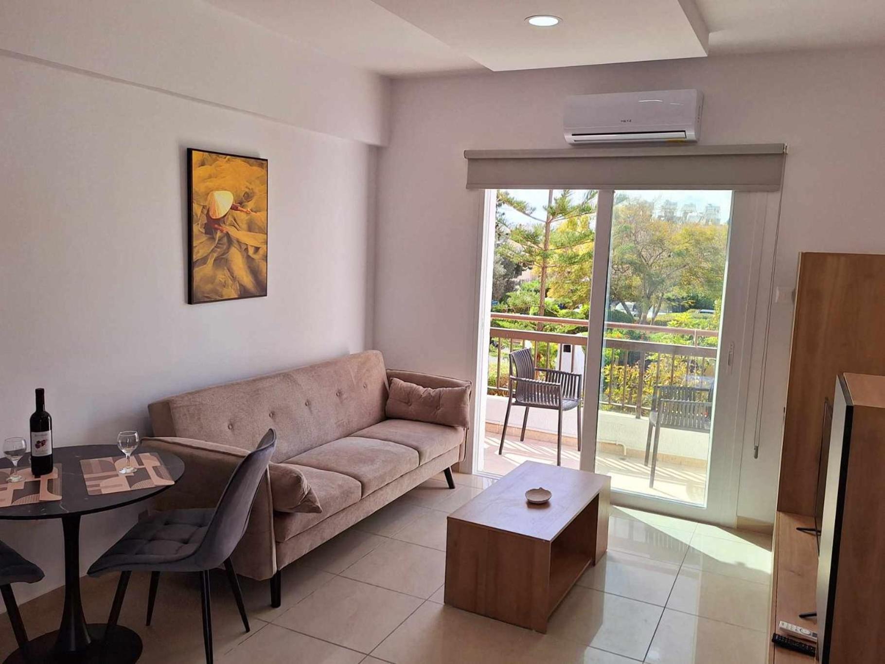 Stylish Apt Kato Paphos Close To Beach & Vibrant Harbor Life ภายนอก รูปภาพ