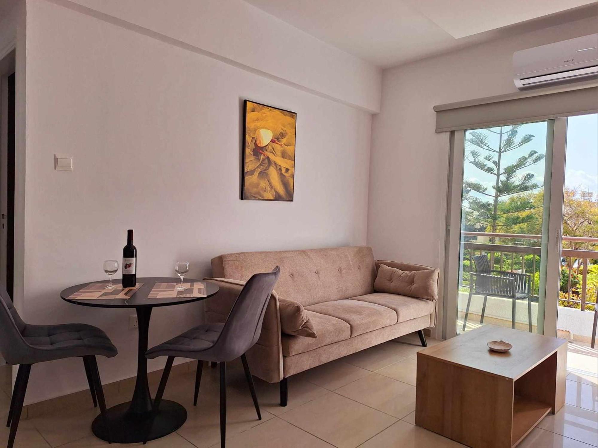 Stylish Apt Kato Paphos Close To Beach & Vibrant Harbor Life ภายนอก รูปภาพ